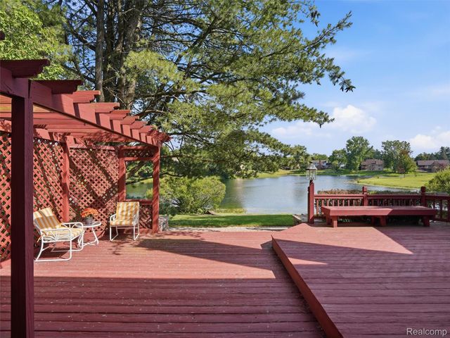 2463 Kimberly Fair Street, Rochester Hills, MI 48309