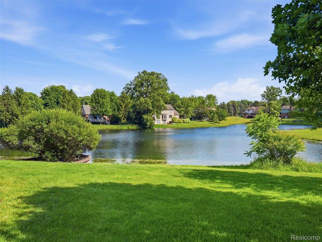 2463 Kimberly Fair Street, Rochester Hills, MI 48309