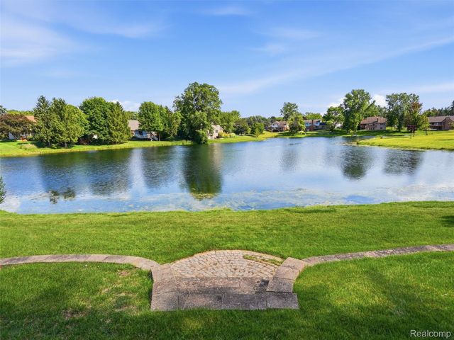 2463 Kimberly Fair Street, Rochester Hills, MI 48309