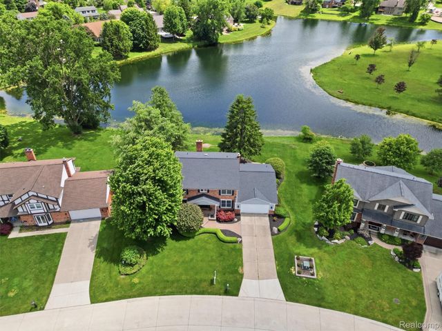 2463 Kimberly Fair Street, Rochester Hills, MI 48309