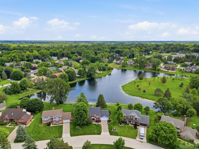 2463 Kimberly Fair Street, Rochester Hills, MI 48309
