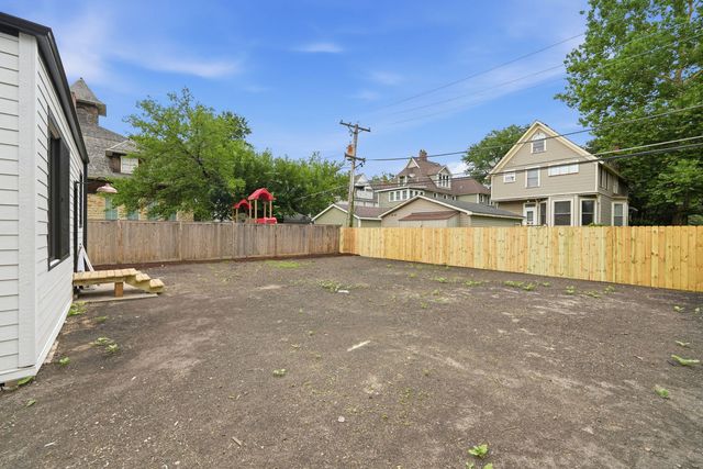 121 N Kensington Avenue, La Grange, IL 60525