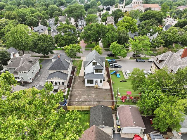 121 N Kensington Avenue, La Grange, IL 60525