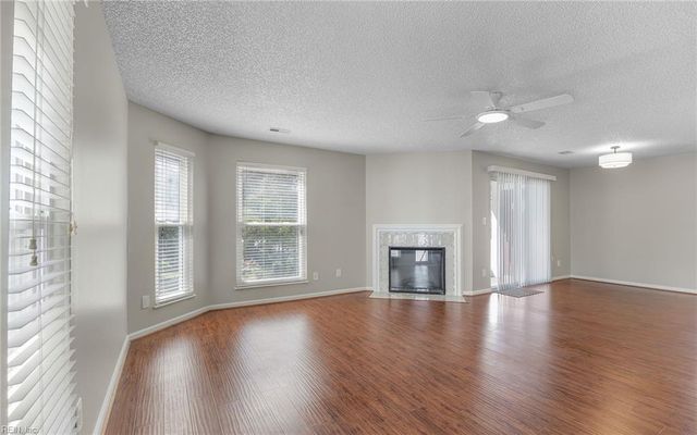 514 24th St Apt 205, Virginia Beach, VA 23451