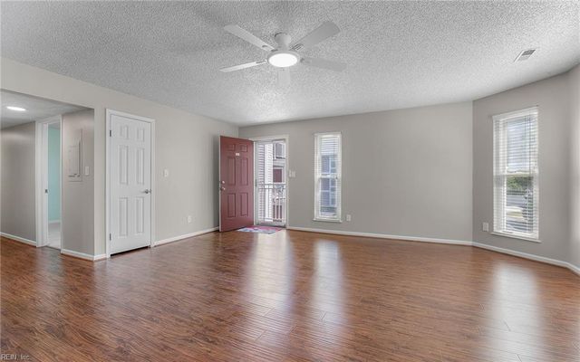 514 24th St Apt 205, Virginia Beach, VA 23451