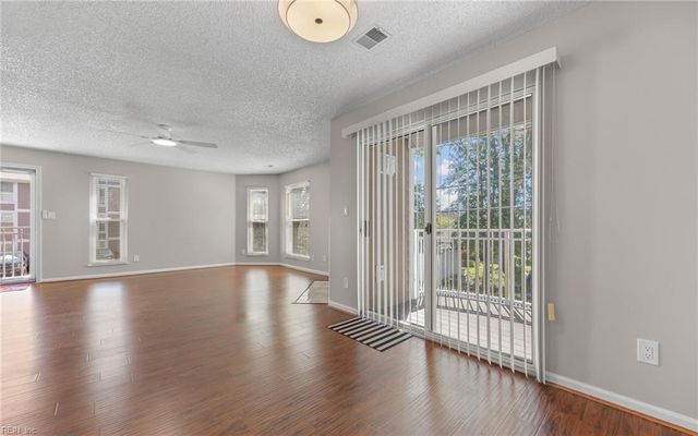 514 24th St Apt 205, Virginia Beach, VA 23451