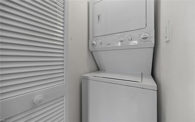 514 24th St Apt 205, Virginia Beach, VA 23451