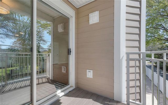 514 24th St Apt 205, Virginia Beach, VA 23451