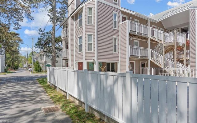 514 24th St Apt 205, Virginia Beach, VA 23451