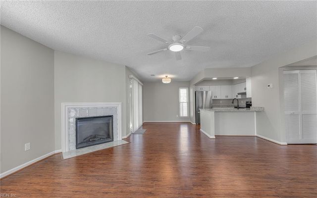 514 24th St Apt 205, Virginia Beach, VA 23451