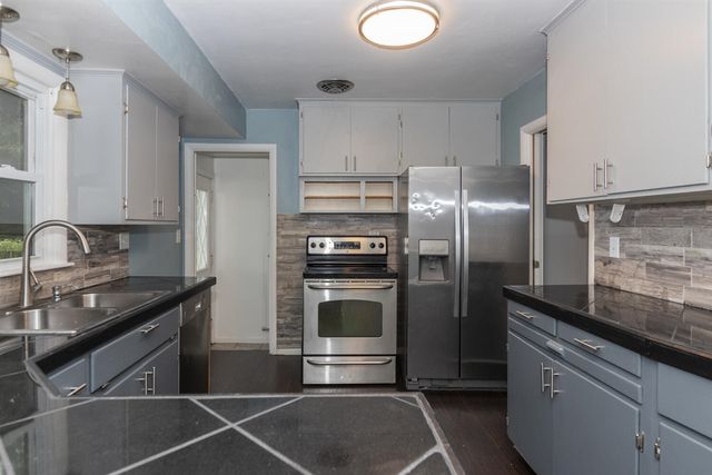 1833 Bloomfield Avenue, Kalamazoo, MI 49001