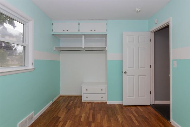 1833 Bloomfield Avenue, Kalamazoo, MI 49001