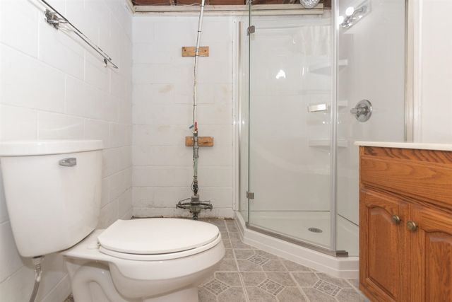 1833 Bloomfield Avenue, Kalamazoo, MI 49001