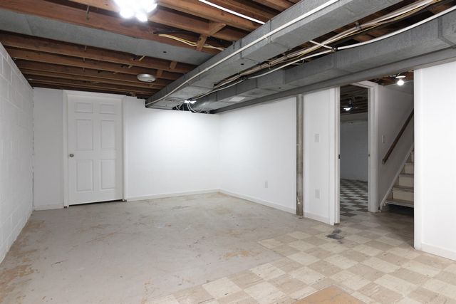 1833 Bloomfield Avenue, Kalamazoo, MI 49001