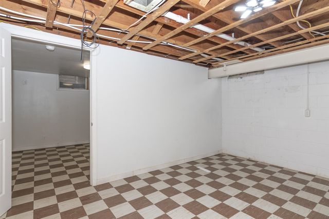 1833 Bloomfield Avenue, Kalamazoo, MI 49001