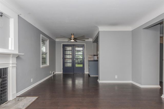 1833 Bloomfield Avenue, Kalamazoo, MI 49001