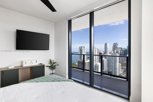 159 NE 6th St 4305, Miami, FL 33132