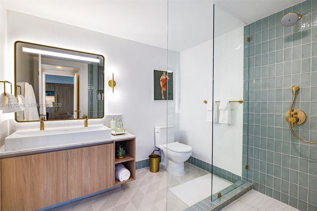 159 NE 6th St 4305, Miami, FL 33132