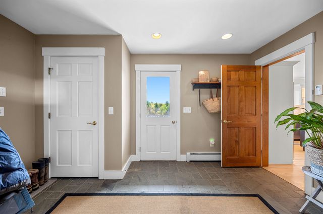 400 Loomis Highlands Road, Waterbury, VT 05677