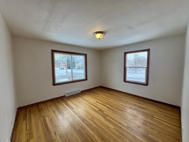 5601 37th AVENUE, Kenosha, WI 53144