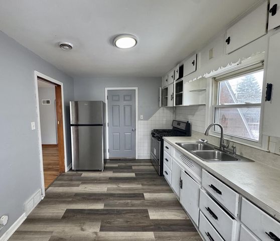 5601 37th AVENUE, Kenosha, WI 53144