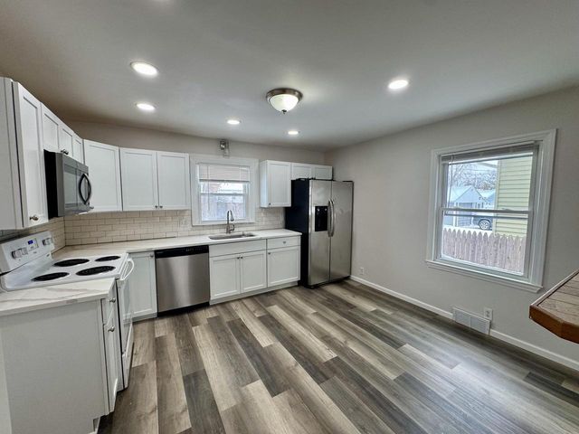 5601 37th AVENUE, Kenosha, WI 53144