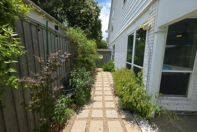 2009 Antwerp Avenue, Plano, TX 75025