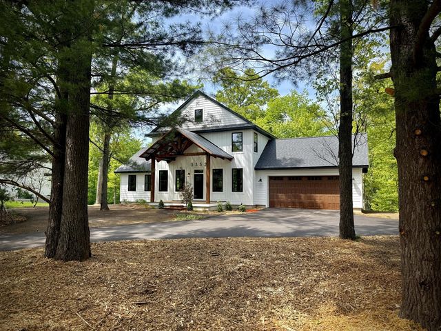 3352 White Eagle, Muskegon, MI 49442