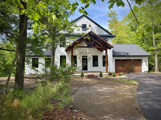 3352 White Eagle, Muskegon, MI 49442