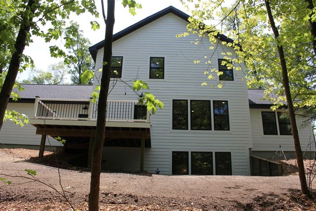 3352 White Eagle, Muskegon, MI 49442