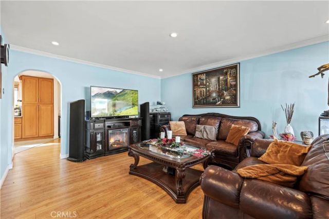 18958 Sherman 19, Reseda, CA 91335