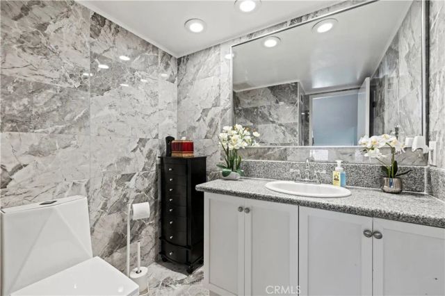 18958 Sherman 19, Reseda, CA 91335