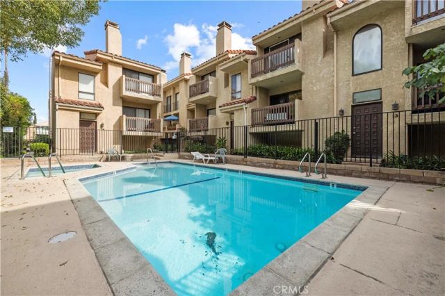 18958 Sherman 19, Reseda, CA 91335