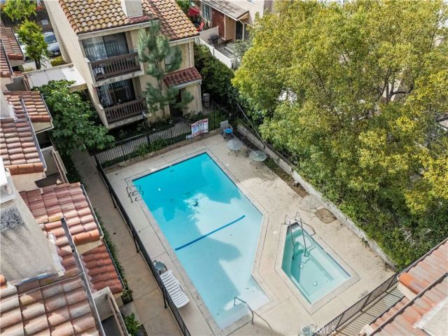 18958 Sherman 19, Reseda, CA 91335