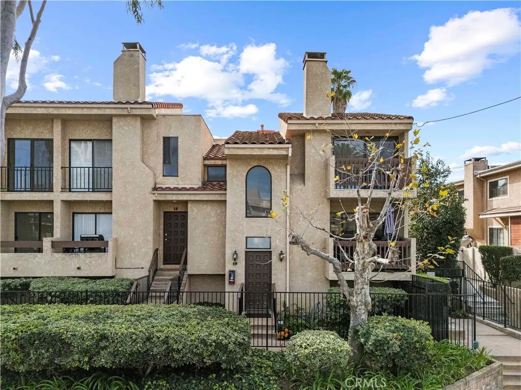 18958 Sherman 19, Reseda, CA 91335