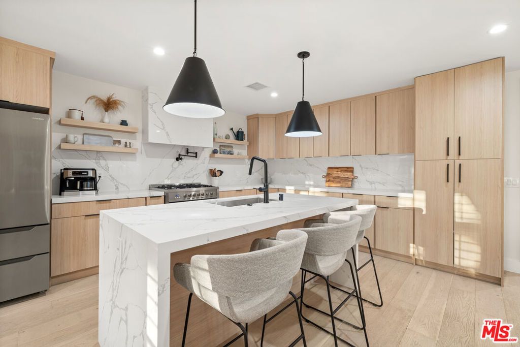 5758 Tobias Avenue, Sherman Oaks, CA 91411 — photo 4