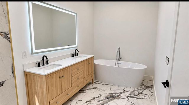 17-19 Seymour Avenue, Newark, NJ 07108