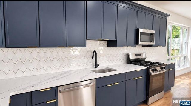 17-19 Seymour Avenue, Newark, NJ 07108