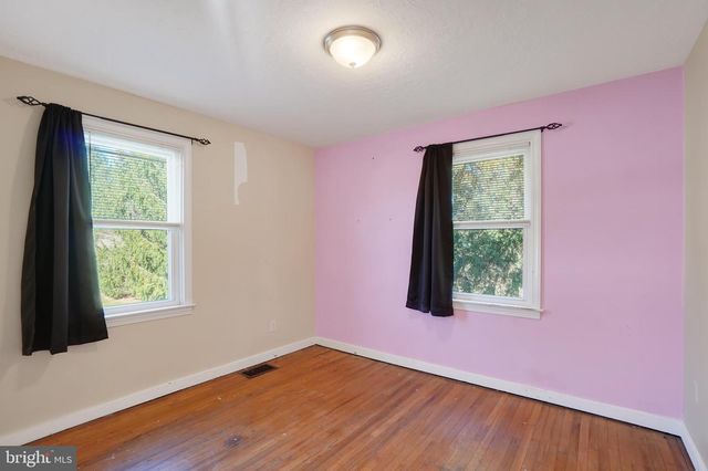 127 CHURCH ST, Seven Valleys, PA 17360