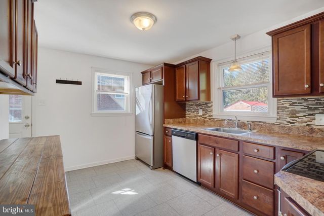 127 CHURCH ST, Seven Valleys, PA 17360