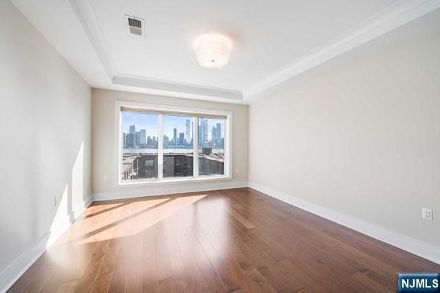 100 Eton Row 604, Weehawken, NJ 07086