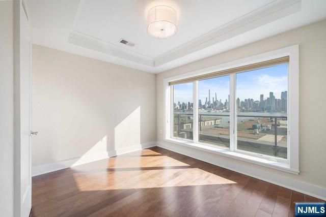 100 Eton Row 604, Weehawken, NJ 07086