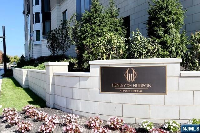 100 Eton Row 604, Weehawken, NJ 07086