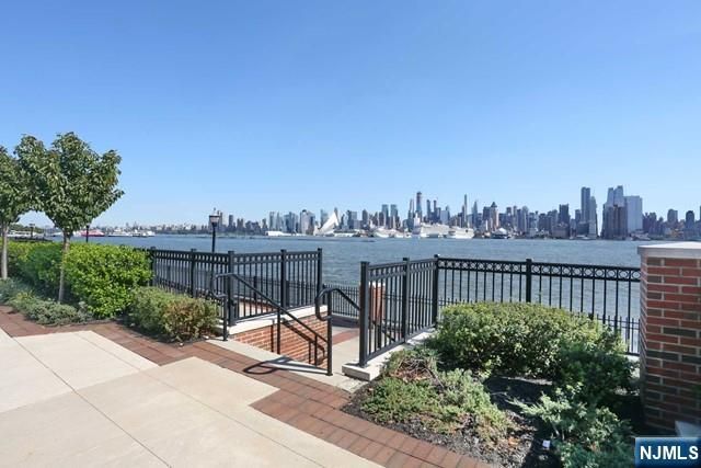 100 Eton Row 604, Weehawken, NJ 07086