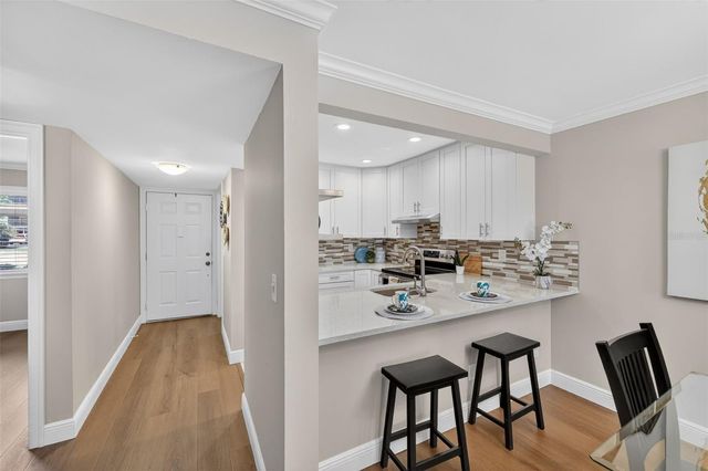 731 83RD AVENUE N 105, St Petersburg, FL 33702