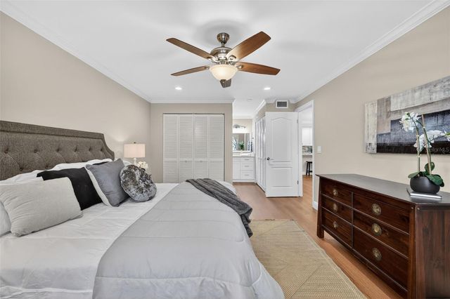 731 83RD AVENUE N 105, St Petersburg, FL 33702