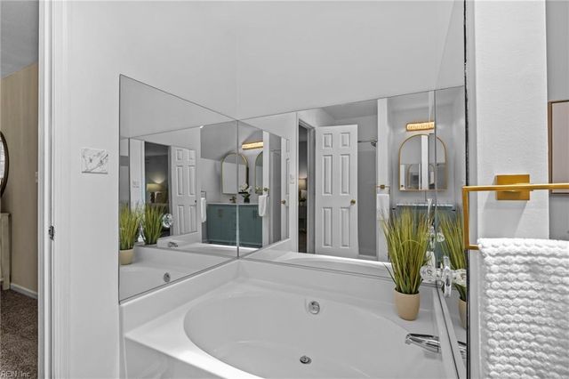 2785 Inglewood LN, Virginia Beach, VA 23456
