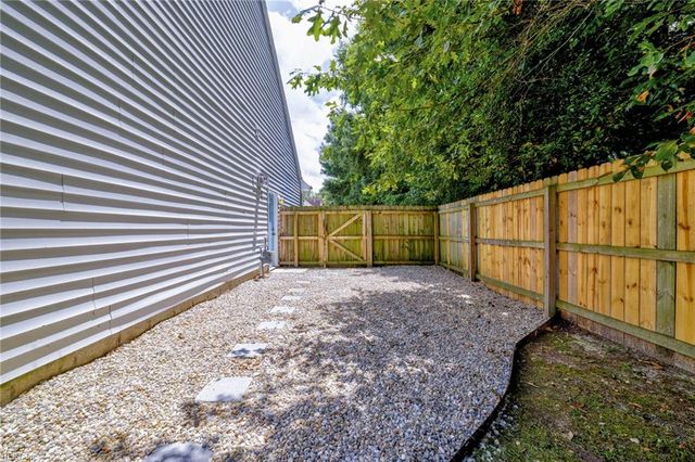 2785 Inglewood LN, Virginia Beach, VA 23456