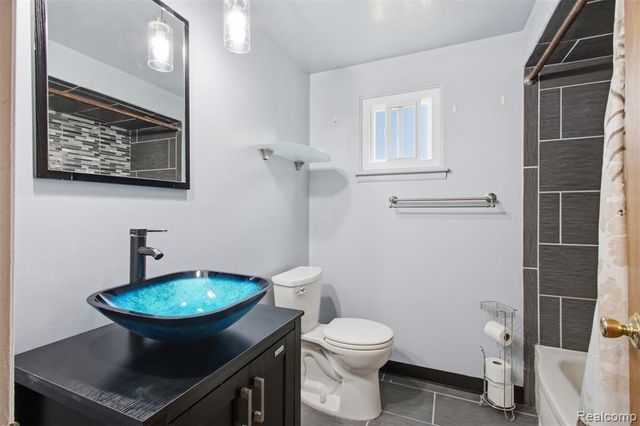 23707 Thornton Street, Clinton Township, MI 48035