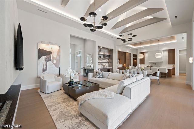 444 Orchid DR, Naples, FL 34102